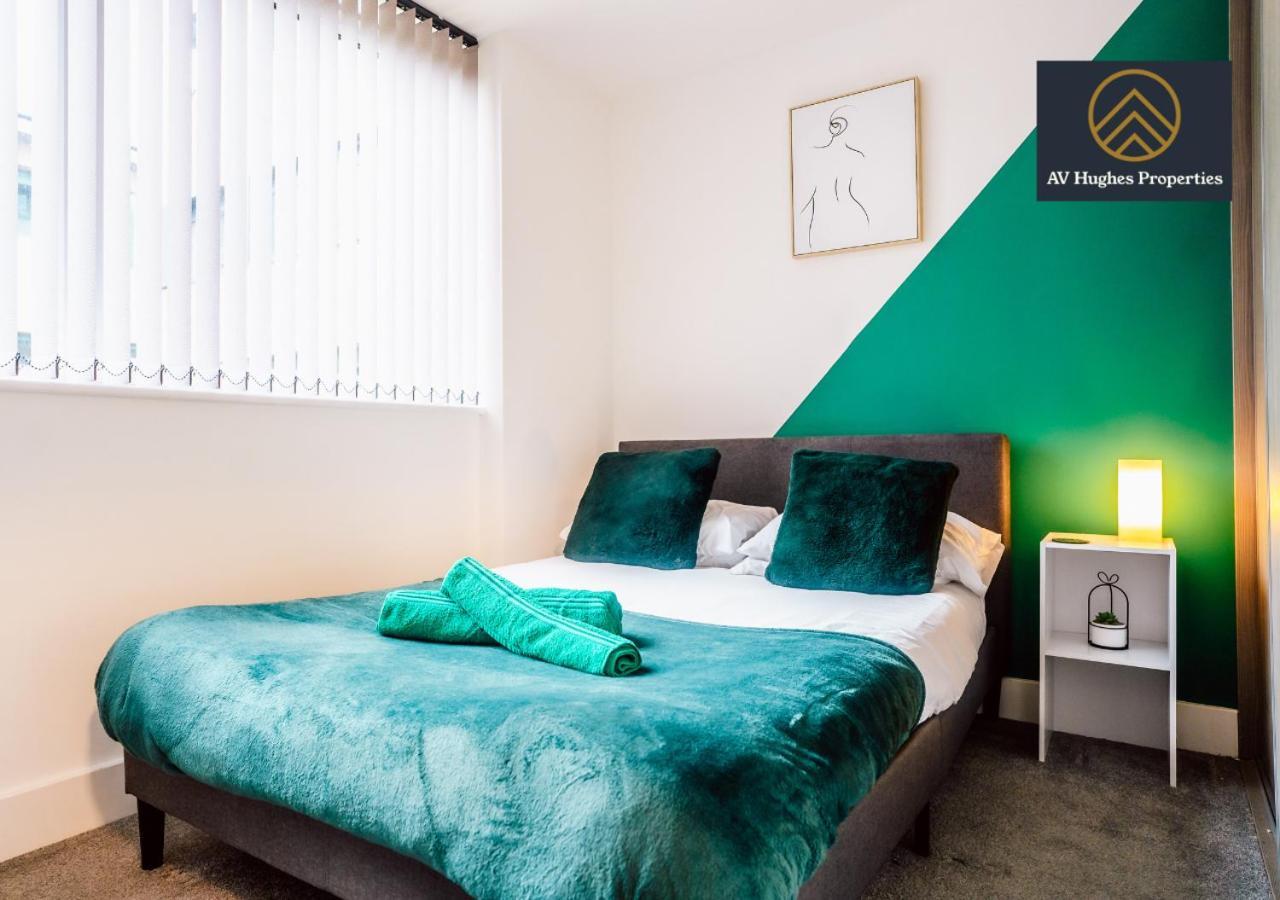 Modern Two-Bedroom Apartment - 4 Mins From Station, Free Parking, Ideal For Relocation By Av Hughes Properties Milton Keynes Esterno foto