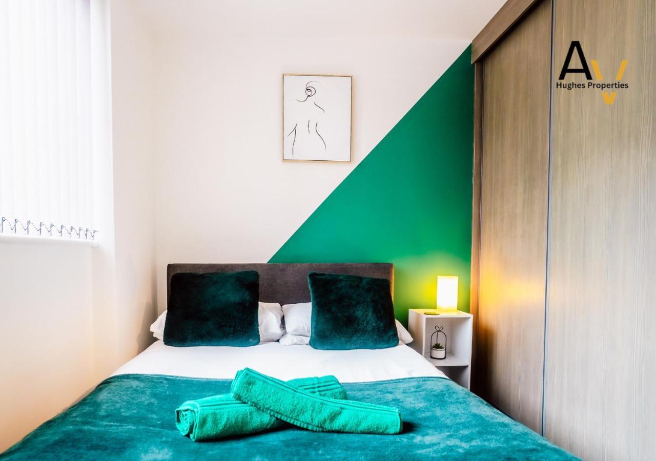 Modern Two-Bedroom Apartment - Central Location, Free Wi-Fi, Ideal For Long Stays By Av Hughes Properties Milton Keynes Esterno foto