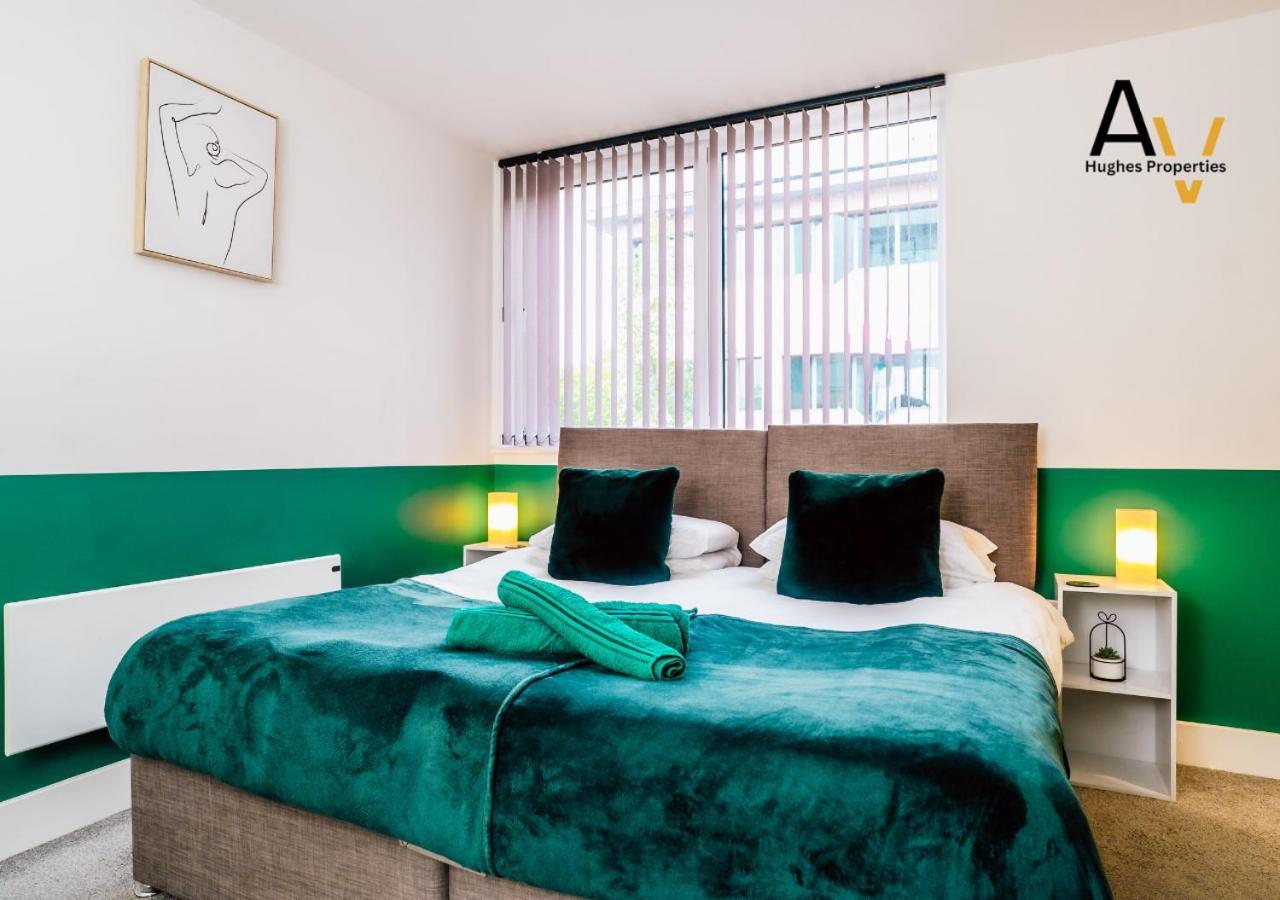 Modern Two-Bedroom Apartment - Central Location, Free Wi-Fi, Ideal For Long Stays By Av Hughes Properties Milton Keynes Esterno foto