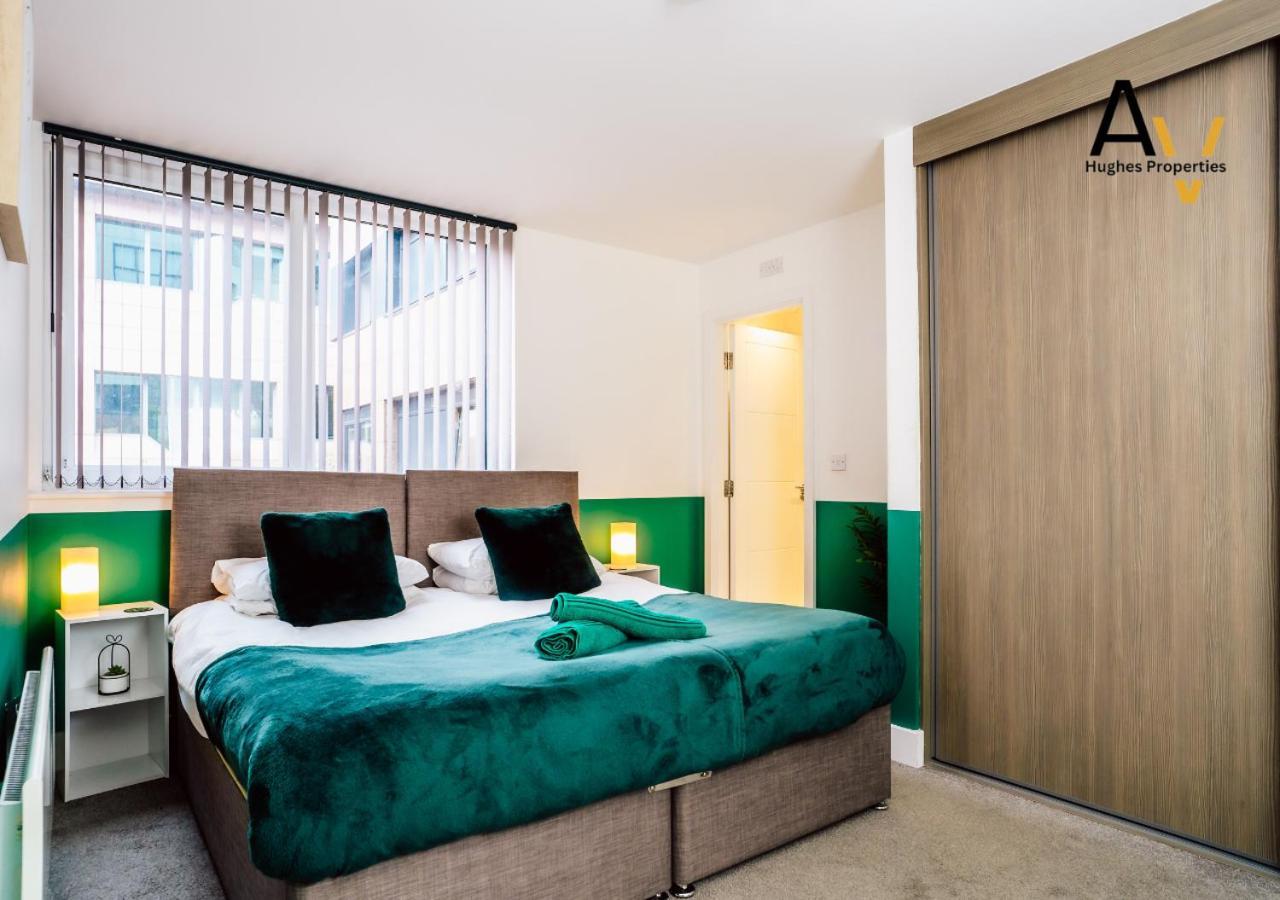 Modern Two-Bedroom Apartment - Central Location, Free Wi-Fi, Ideal For Long Stays By Av Hughes Properties Milton Keynes Esterno foto